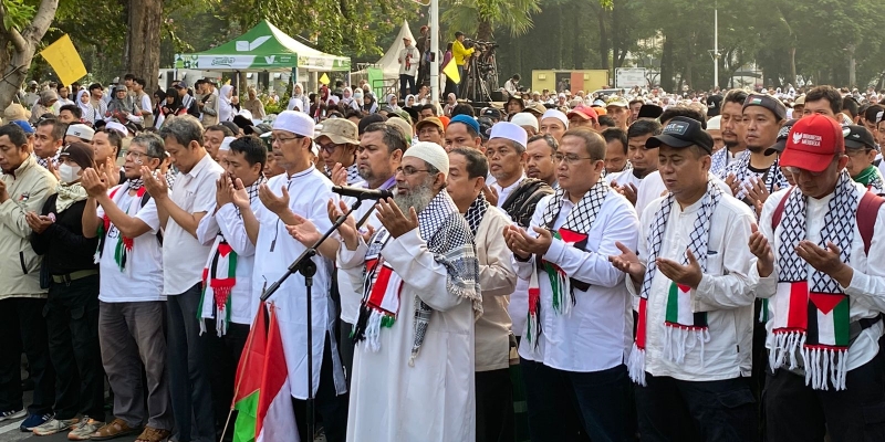 Ribuan Orang Doa Bersama untuk Palestina di Depan Kedubes AS