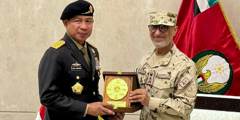 Panglima TNI Bahasa Kerja Sama Militer Dengan Panglima Militer Uni Emirat Arab di Abu Dhabi