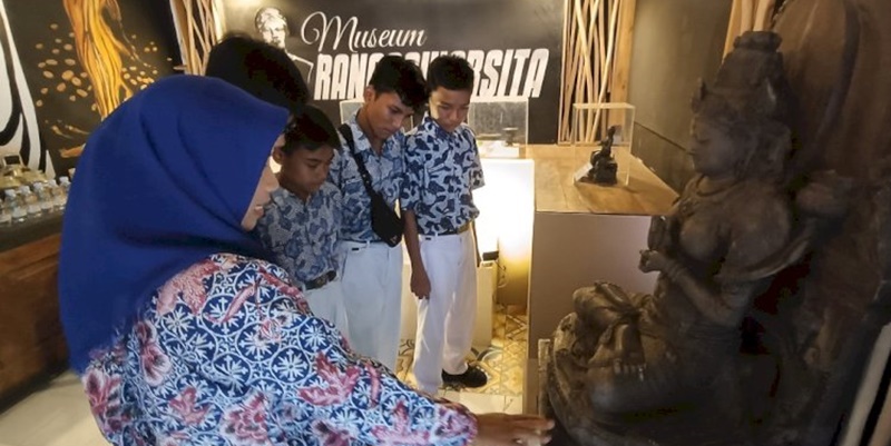 Koleksi Museum Ronggowarsito Pancarkan Cinta Budaya ke Pelajar