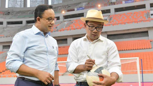 Ridwan Kamil Harus Kerja Keras Rebut Hati Jakmania dan Pendukung Anies