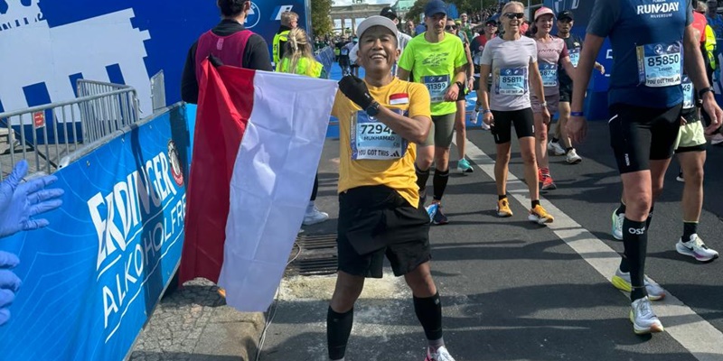 Jelang Pelantikan DPR, Misbakhun Sukses Tembus Finish Berlin Marathon