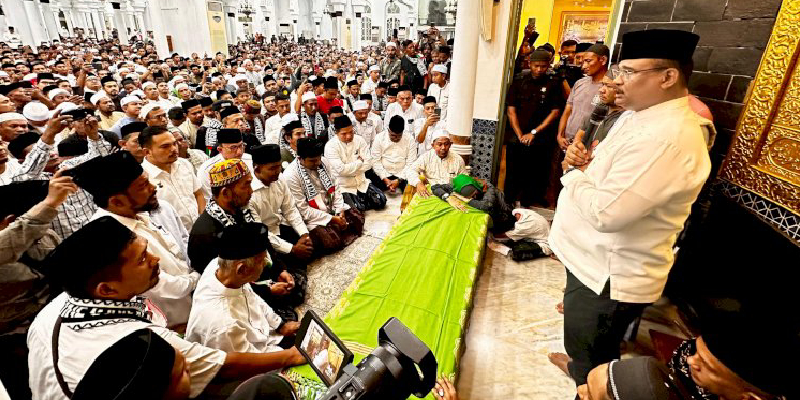 Pj Gubernur Dan Ribuan Warga Sholatkan Jenazah Tu Sop, Bacagub dan Ulama Kharismatik Aceh