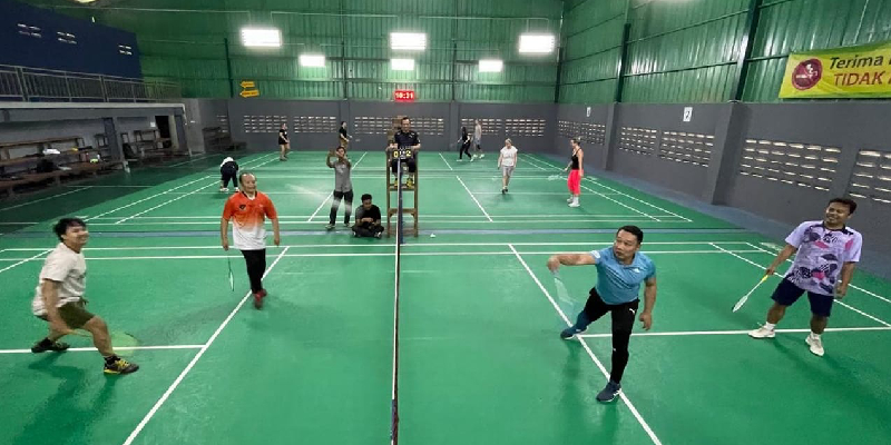 Pemanasan Jelang Pilkada, RK Tantang HNW Adu Badminton