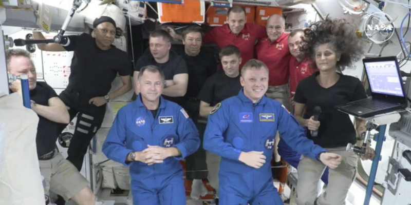 SpaceX Tiba di ISS, Siap Bawa Pulang Astronot yang Terdampar