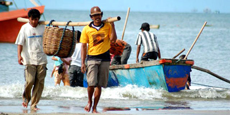 Pasir Laut Dikeruk, Kehidupan Nelayan Ikut Tergerus