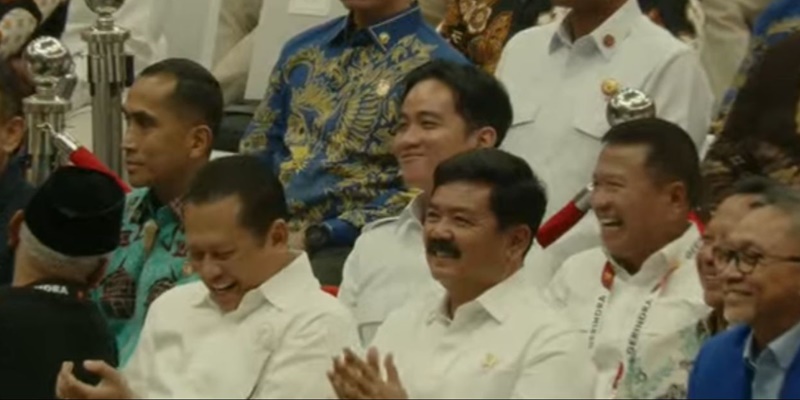 Disapa Jokowi sebagai Wapres Terpilih, Gibran Tersenyum Malu