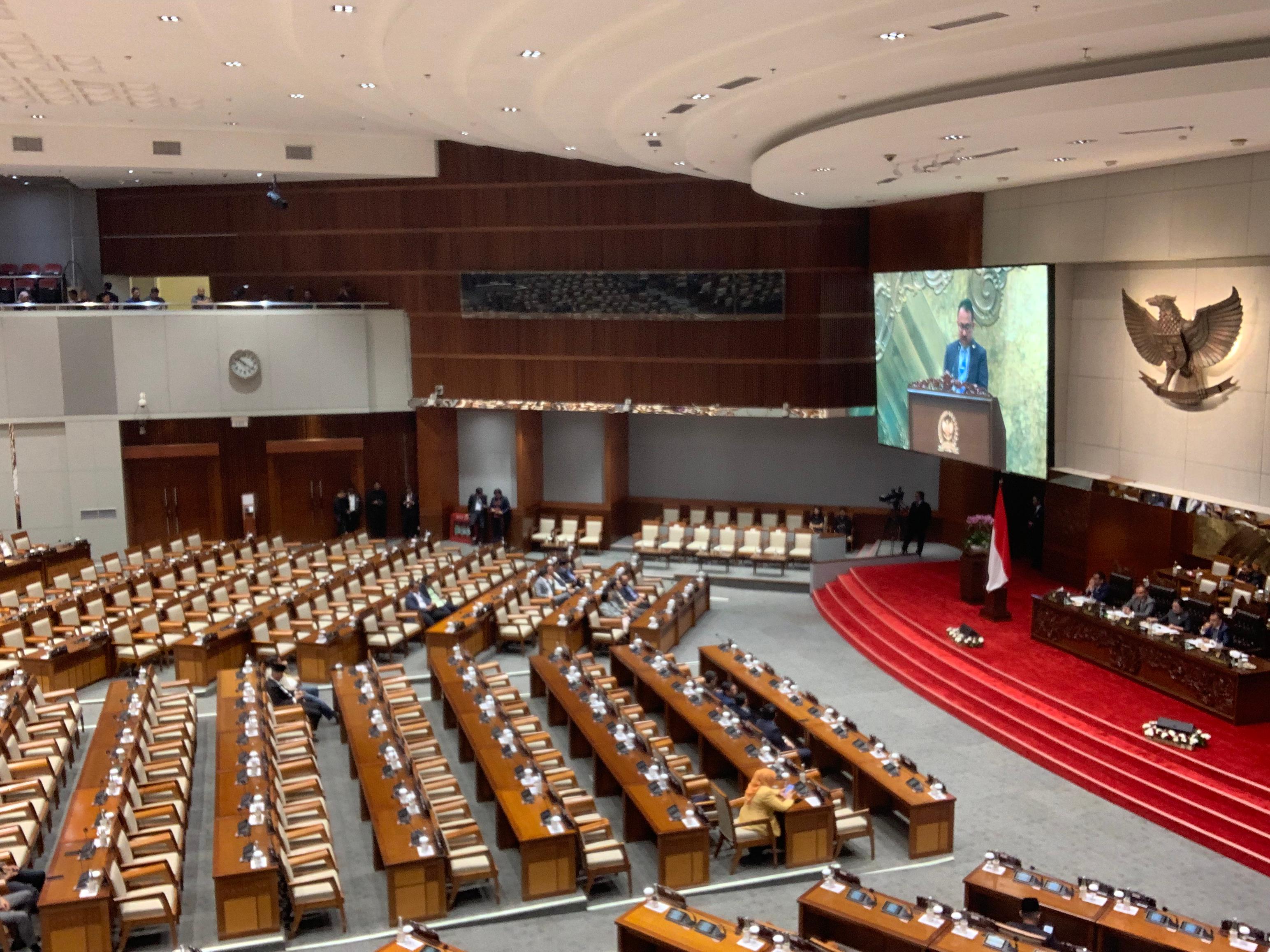 Rapat Paripurna DPR Sahkan Anggota BPK Hingga PAW KPU