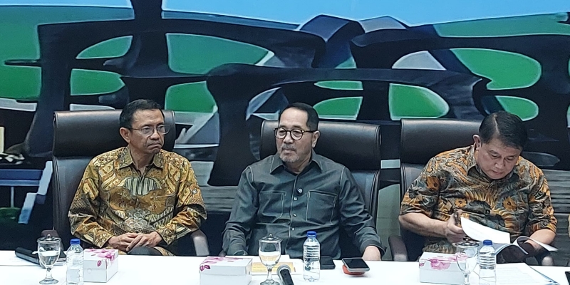 Berkaitan Harkat Banyak Orang, DPR Minta Regulasi Industri Hasil Tembakau Dikaji Mendalam