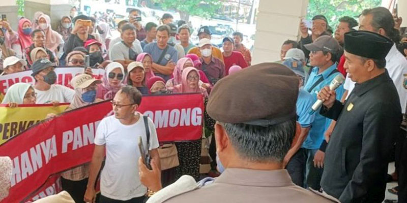 Audit Tak Kunjung Tuntas, Ratusan Nasabah BMT Harum Minta Tolong DPRD