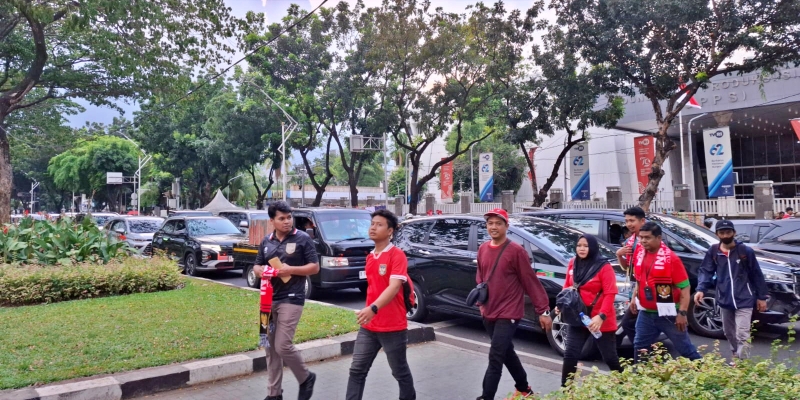 Suporter Timnas Banjiri GBK, Lalu Lintas Tersendat