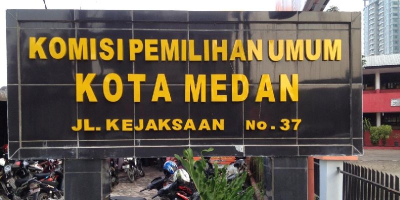 Hilangkan Gelar Profesor, KPU Medan Tak Menghormati Capaian Akademik Peserta Pilkada?