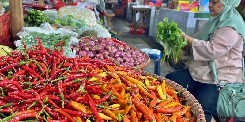 Harga Bapok Meroket Jelang Akhir Pekan, Cabai Rawit Dibanderol Rp45.680 per Kg