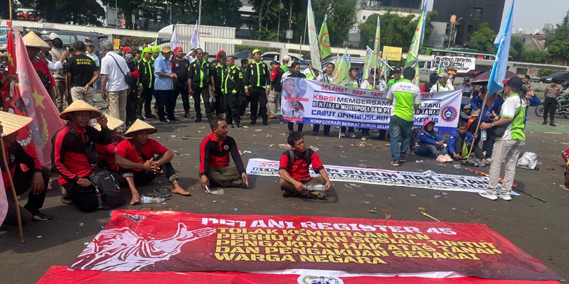 Teriakan <i>Land Reform</i> Menggema di Depan DPR