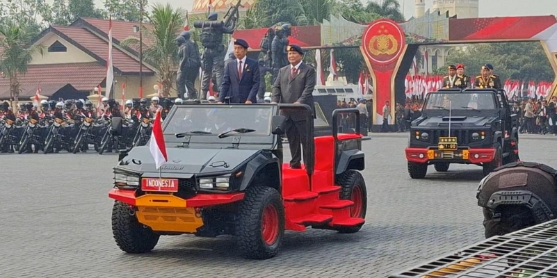 Jokowi-Prabowo Berbaret Brimob Naik Maung Cek Kesiapan Pelantikan Presiden