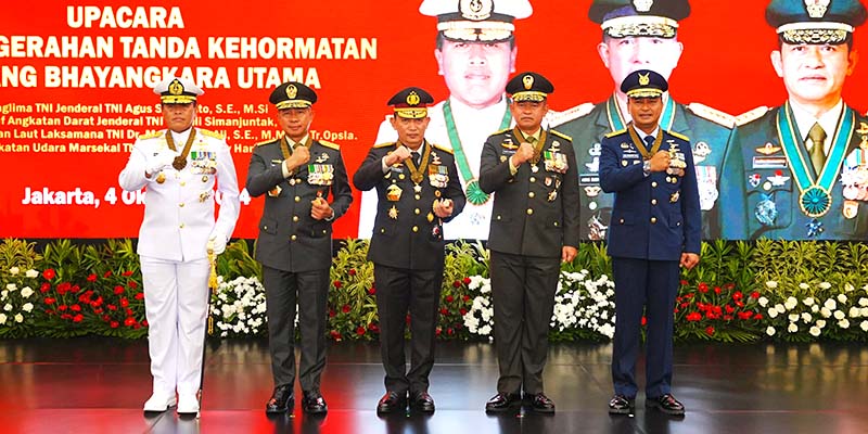 Perkuat Sinergitas, 4 Jenderal TNI Dianugerahi Bintang Bhayangkara Utama