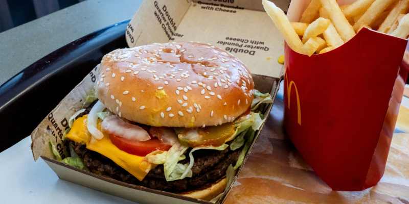 Bawang Bombai di Burger McDonald's Sumber Wabah Diare Berdarah di AS