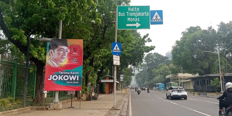 Baliho "Terima Kasih Jokowi" Mejeng di Jalan Protokol Jakarta