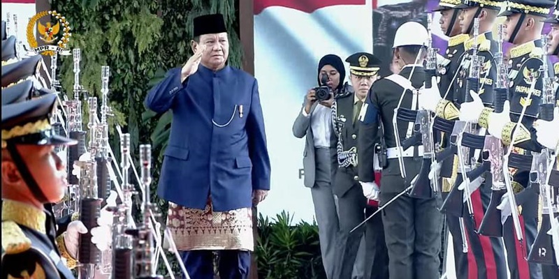 Prabowo Kenakan Pakaian Adat Betawi Sambut Tamu Negara