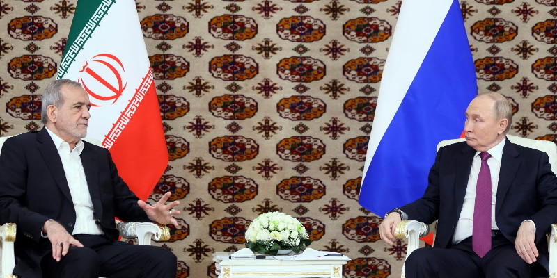 Iran dan Israel Makin Panas, Putin dan Pezeshkian Bertemu di Turkmenistan