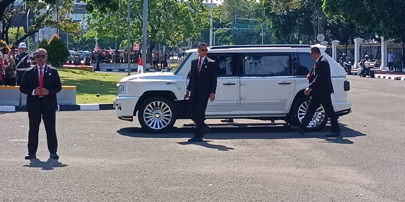 Didampingi Prabowo, Jokowi Tinggalkan Istana Menuju Bandara Halim