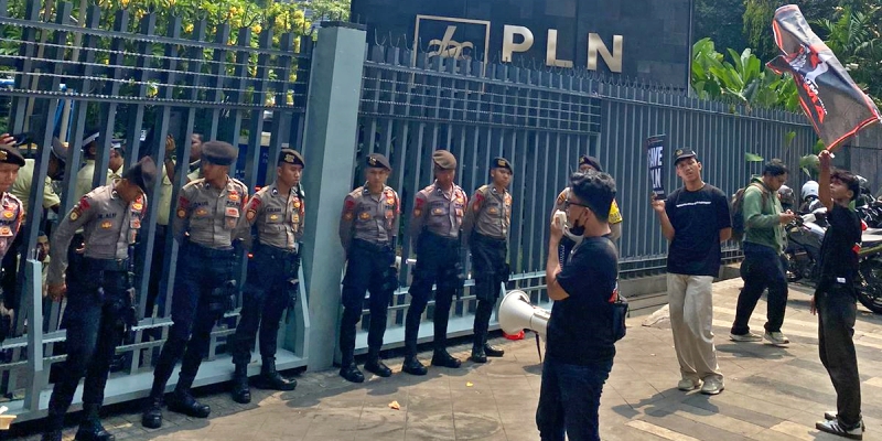 Turun Jalan, Mujaddid Ampera Minta Tanggung Jawab Jerat Utang PLN