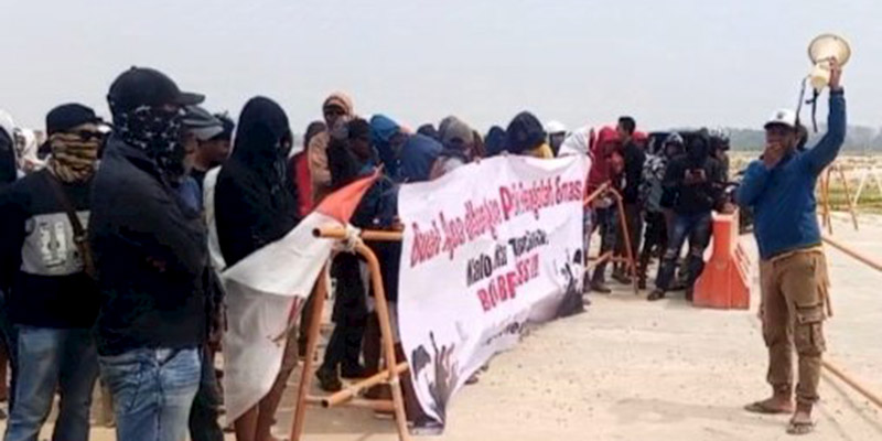 Tagih Janji PT Freeport, Warga Mengare Geruduk KEK JIIPE Manyar Gresik