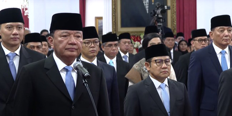 Dasi Biru Kabinet Merah Putih Prabowo