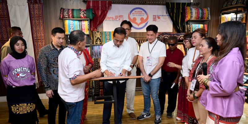 Jokowi Resmikan Relawan Incorporate di NTT