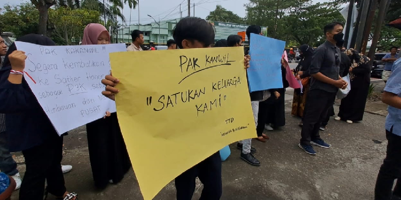 Minta Dikembalikan, Puluhan Guru PPPK Demo Kanwil Kemenag Sumut