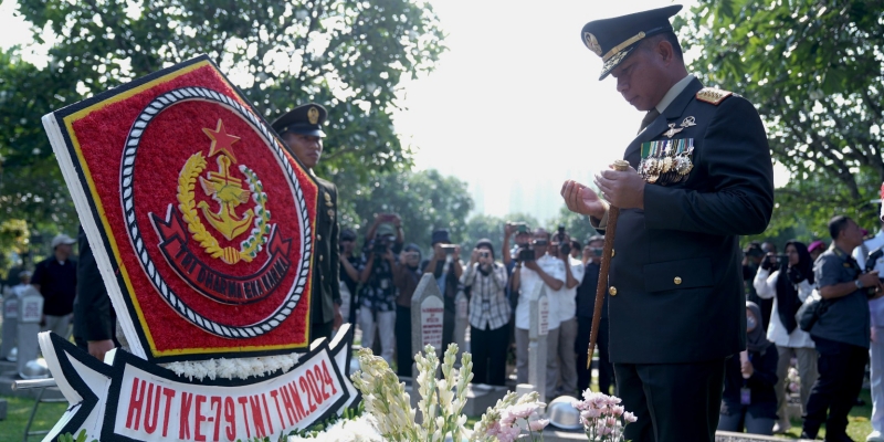 Panglima TNI Ziarah Nasional di TMPNU Kalibata