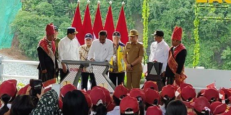 Resmikan Tol di Sumut, Jokowi Akui Banyak Investasi Swasta