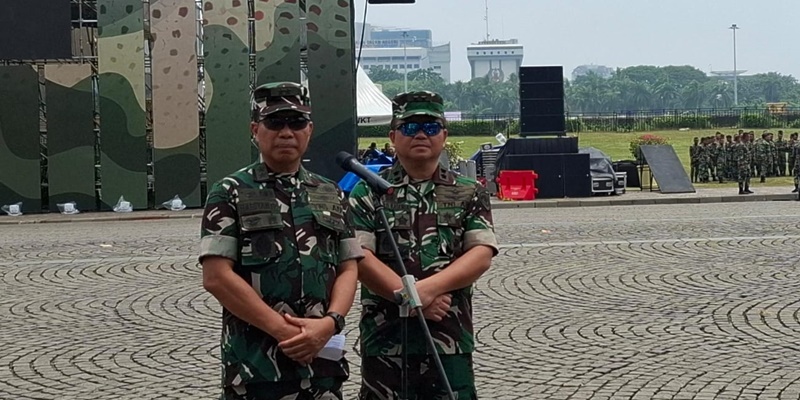 Masyarakat Bisa “Dadah” ke Presiden Naik Alutsista TNI