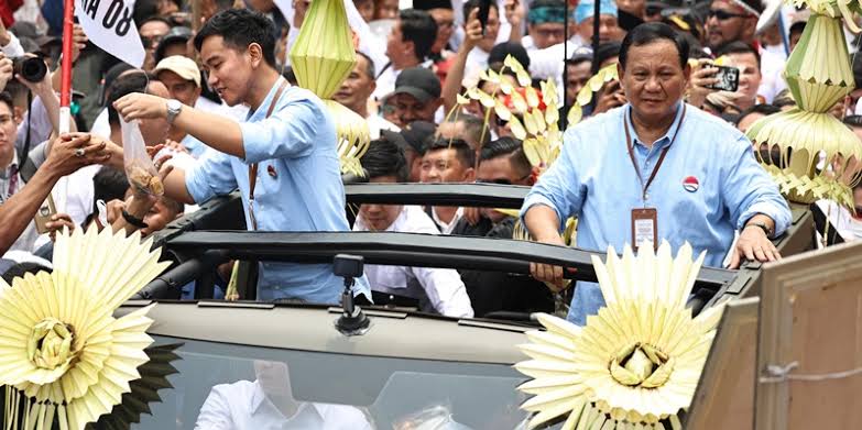 Usai Dilantik, Prabowo-Gibran Langsung Konvoi ke Istana Melepas Jokowi