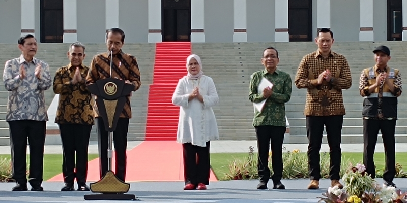 AHY Serahkan Sertifikat Hak Pakai Istana Negara di IKN