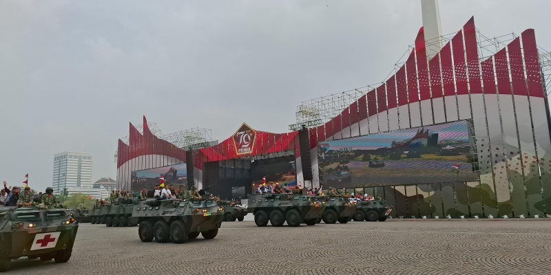 Parade Alutsista Tiga Matra Gladi Bersih Puncak HUT ke-79 TNI