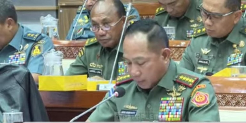 35 Purnawirawan TNI Maju Cakada, Jenderal Agus Jamin Netralitas