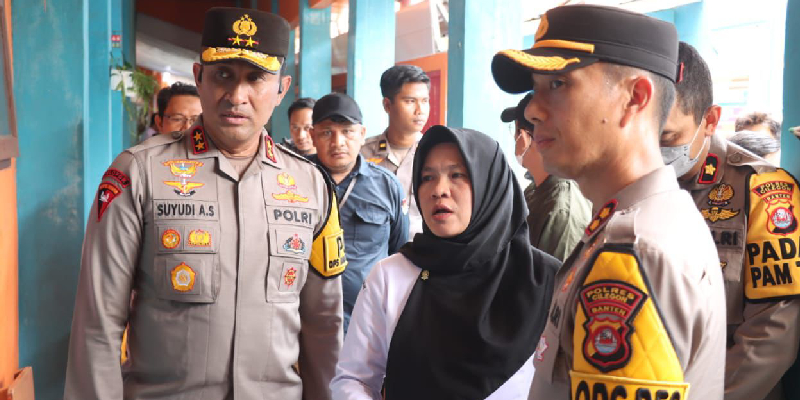 Kapolda Banten Tinjau TPS Roboh di Cilegon