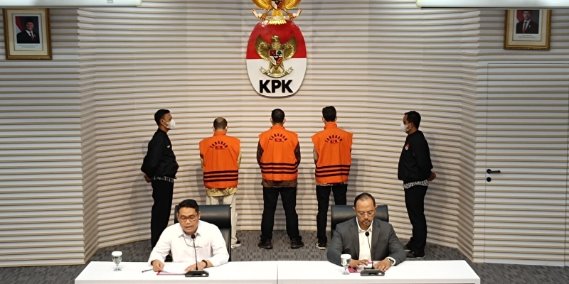 KPK Tahan 3 Ketua Pokja Paket Pekerjaan Perkeretaapian DJKA