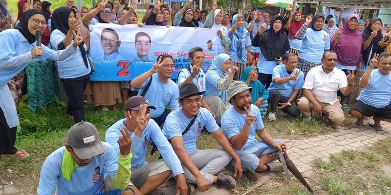 Sahabat Buruh Andra Soni Bedah Rumah Warga dan Sediakan Air Bersih