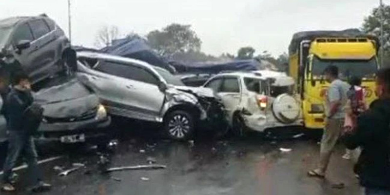 Korban Kecelakaan Maut di Tol Cipularang Bertambah Jadi 30 Orang