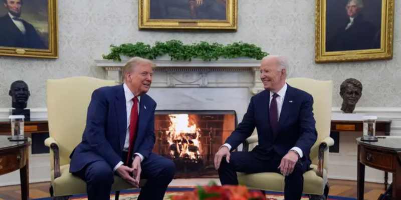 Biden dan Trump Tampak Mesra di Gedung Putih