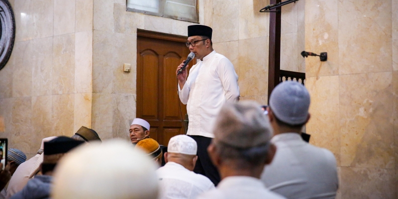 Ridwan Kamil Ziarah ke Makam Pangeran Jayakarta dan Sungkem Ibunda