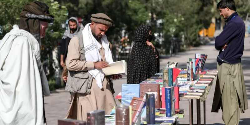 Taliban Serius Hapus Buku Tidak Islami dari Afghanistan