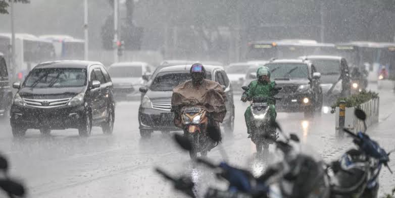 Hujan Ringan Diperkirakan Basahi Jakarta Sore Hari