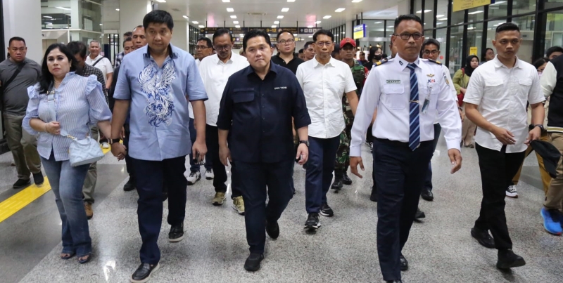 Erick Thohir Kaji Usulan KRL Ekspres Pekerja Luar Jakarta