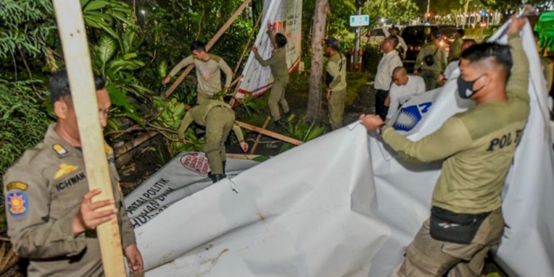 Masuki Masa Tenang Pilkada, Satpol PP Mulai Bersihkan APK