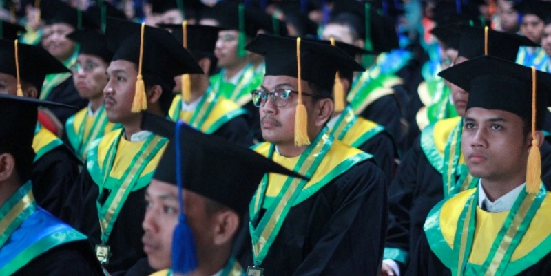 STEI SEBI Depok Wisuda 230 Sarjana