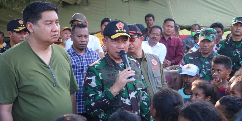 Panglima TNI Cek Lokasi Terdampak Erupsi Gunung Lewotobi Laki-laki