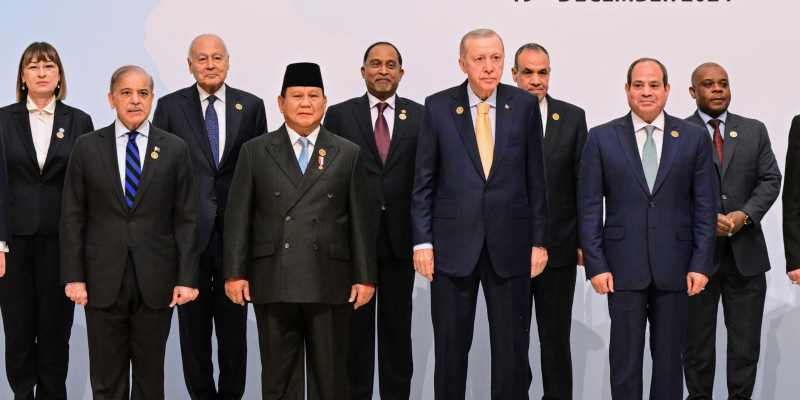 Prabowo Hadiri Perhelatan KTT D8 di Kairo