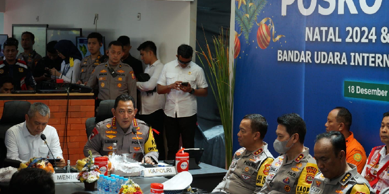 Bareng Panglima TNI, Kapolri Tinjau Posko Terpadu Operasi Lilin 2024 di Bali